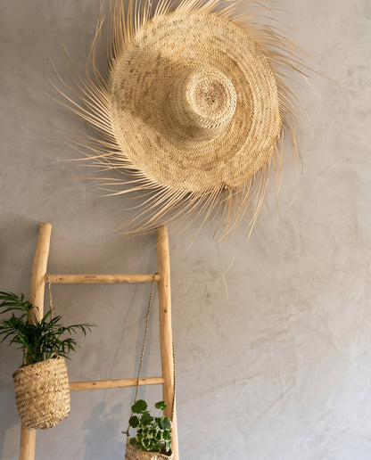 AMALOU - Chapeau mural en palme - Franges naturelles